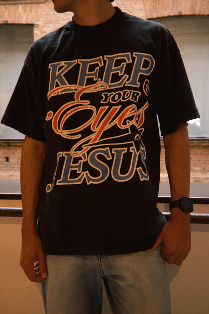 CAMISETA BOXY KEEP YOUR EYES STONED BLACK DESTROYED